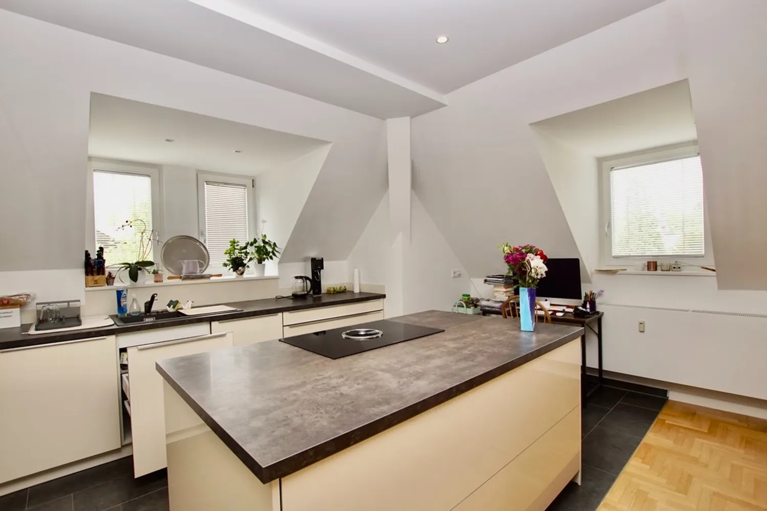 5 Zimmer Wohnung mit 201 m² in Wiesbaden – Bild 3