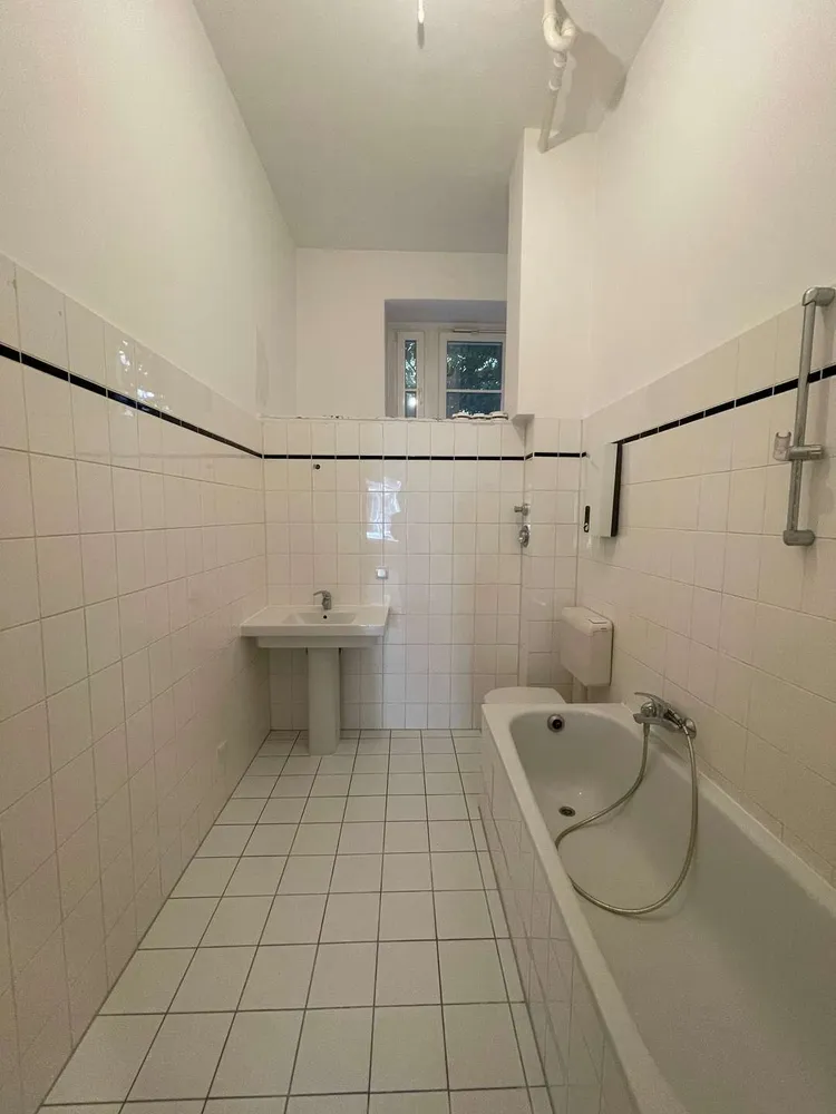 2 room apartment with 65 m² in Berlin – Photo 4