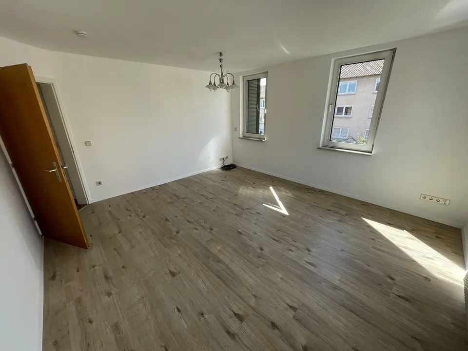 6 Zimmer Wohnung mit 120 m² in Nürtingen – Bild 2