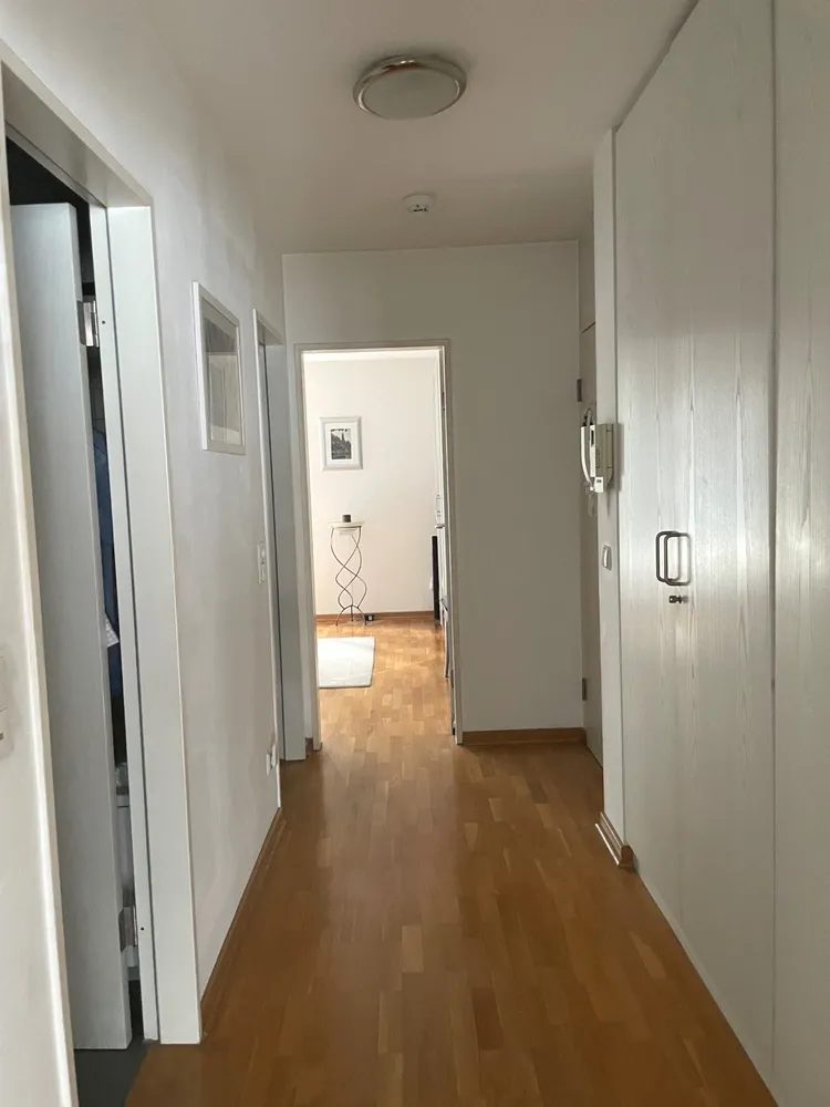 2 Zimmer Wohnung mit 74 m² in Düsseldorf – Bild 2