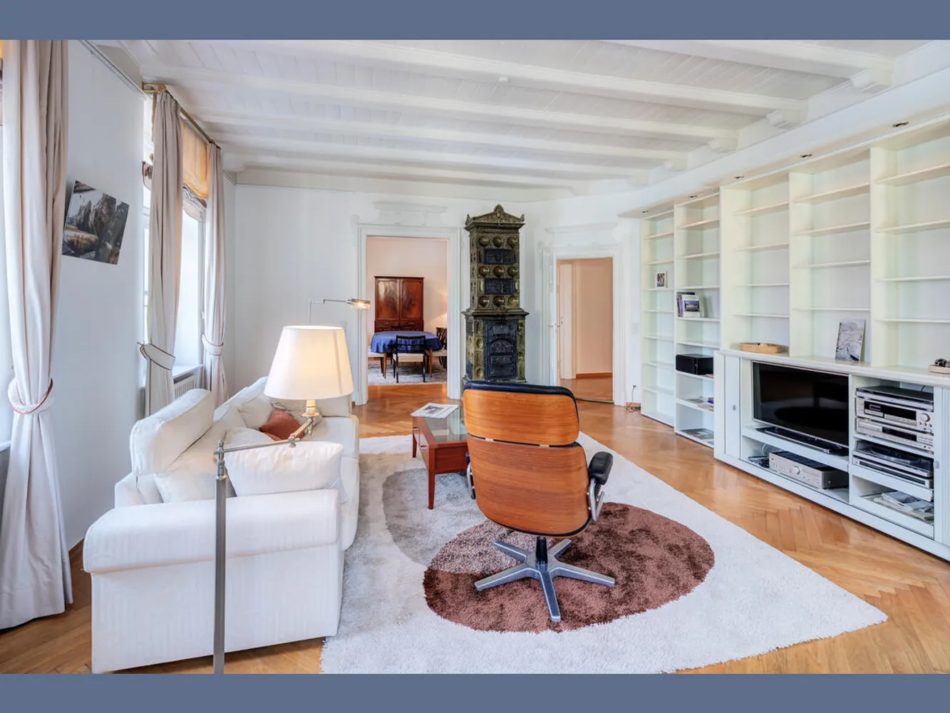 7 Zimmer Wohnung mit 230 m² in München – Bild 1