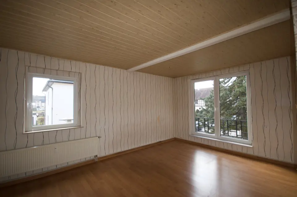 6 Zimmer Wohnung mit 208 m² in Zwickau – Bild 2