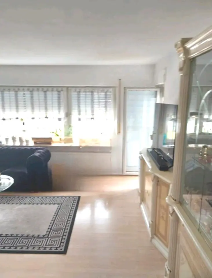 4 Zimmer Wohnung mit 90 m² in Wiesbaden – Bild 2