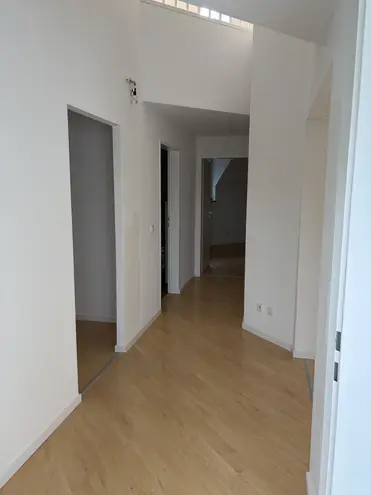 4 Zimmer Wohnung mit 110 m² in München – Bild 2