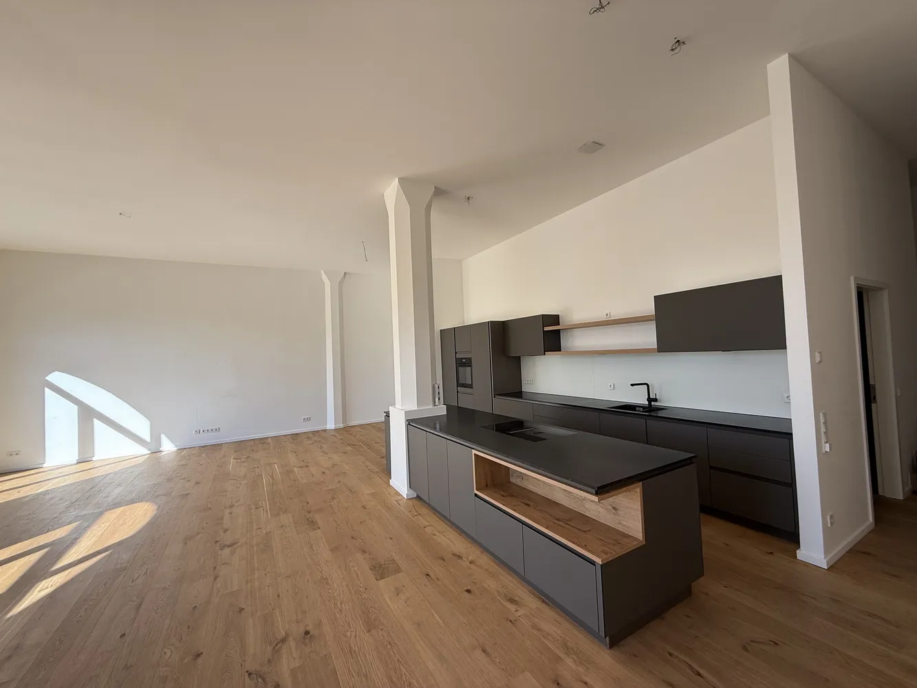 4 Zimmer Wohnung mit 200 m² in Karlsruhe – Bild 3