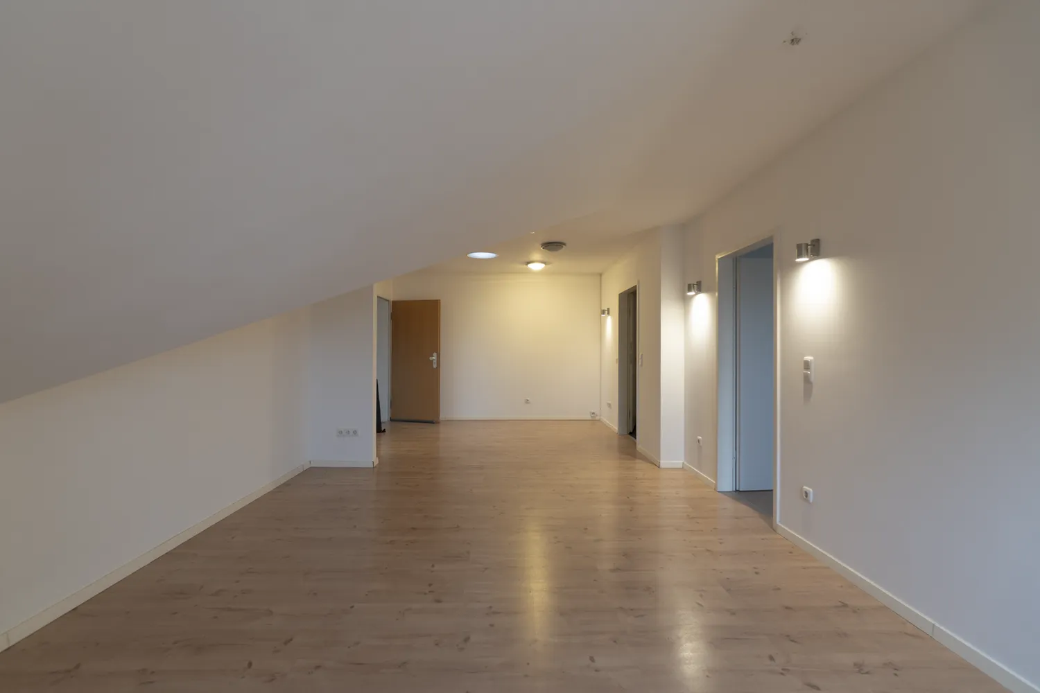 2 Zimmer Wohnung mit 70 m² in Nettetal – Bild 2