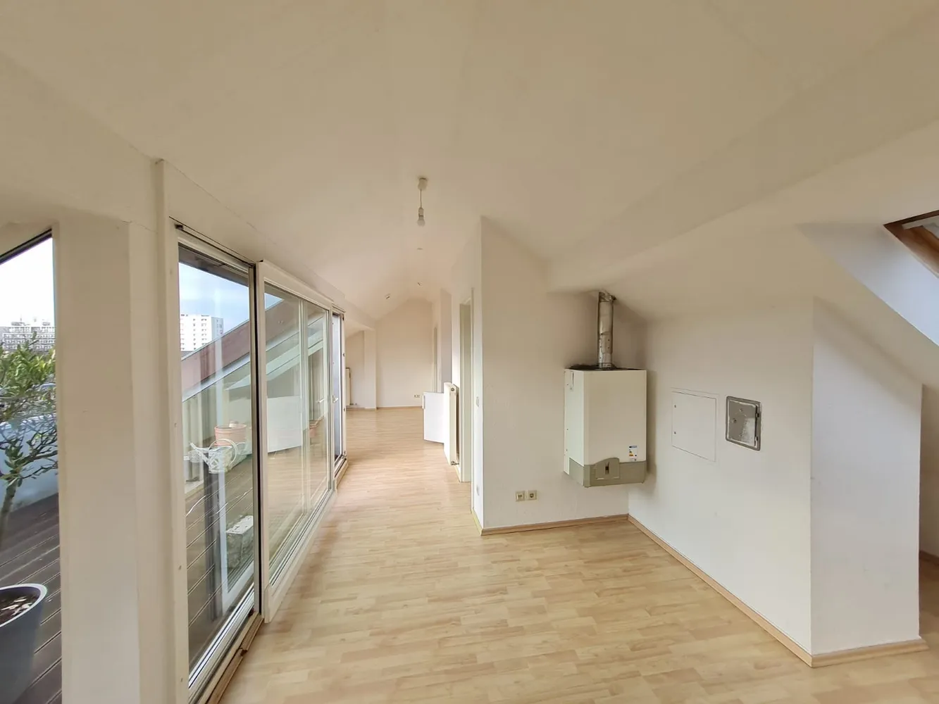 3 Zimmer Wohnung mit 80 m² in Karlsruhe – Bild 2