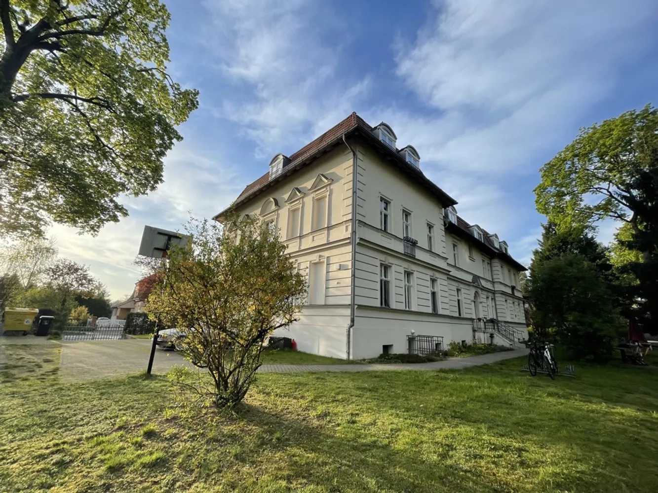 3 Zimmer Wohnung mit 111 m² in Berlin – Bild 2