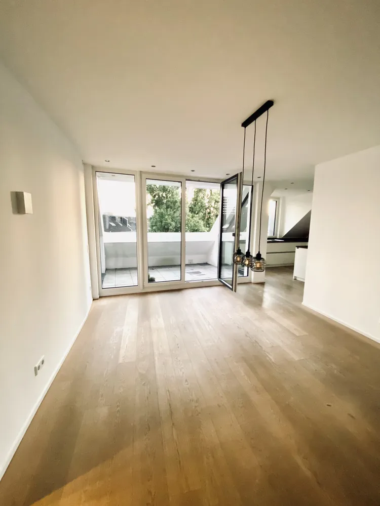 4 Zimmer Wohnung mit 119 m² in Düsseldorf – Bild 1