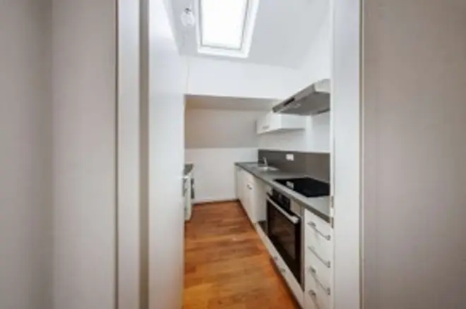 2 Zimmer Wohnung mit 81 m² in München – Bild 12