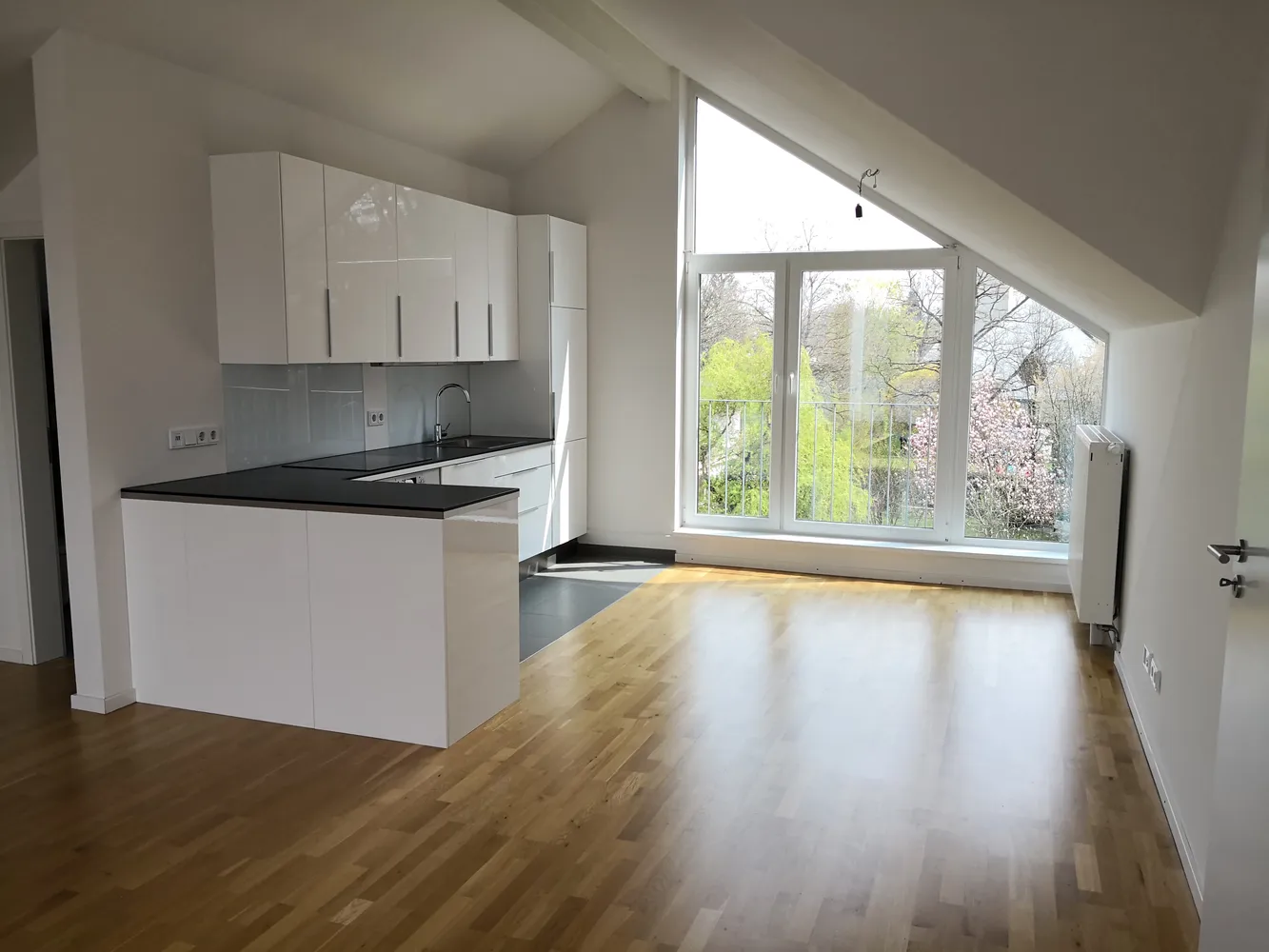 2 Zimmer Wohnung mit 63 m² in München – Bild 1