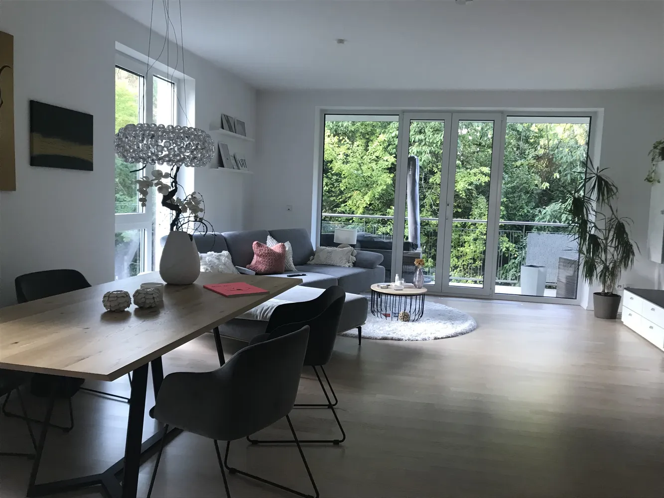 3 Zimmer Wohnung mit 120 m² in Frankfurt am Main – Bild 1