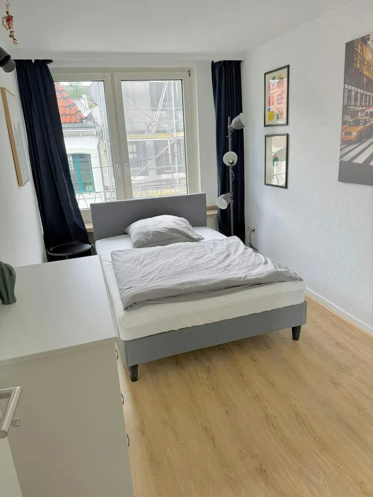 Shared room with 20 m² in Düsseldorf – Photo 1