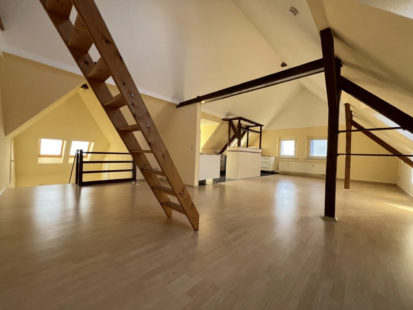 3 Zimmer Wohnung mit 92 m² in Riesa – Bild 2