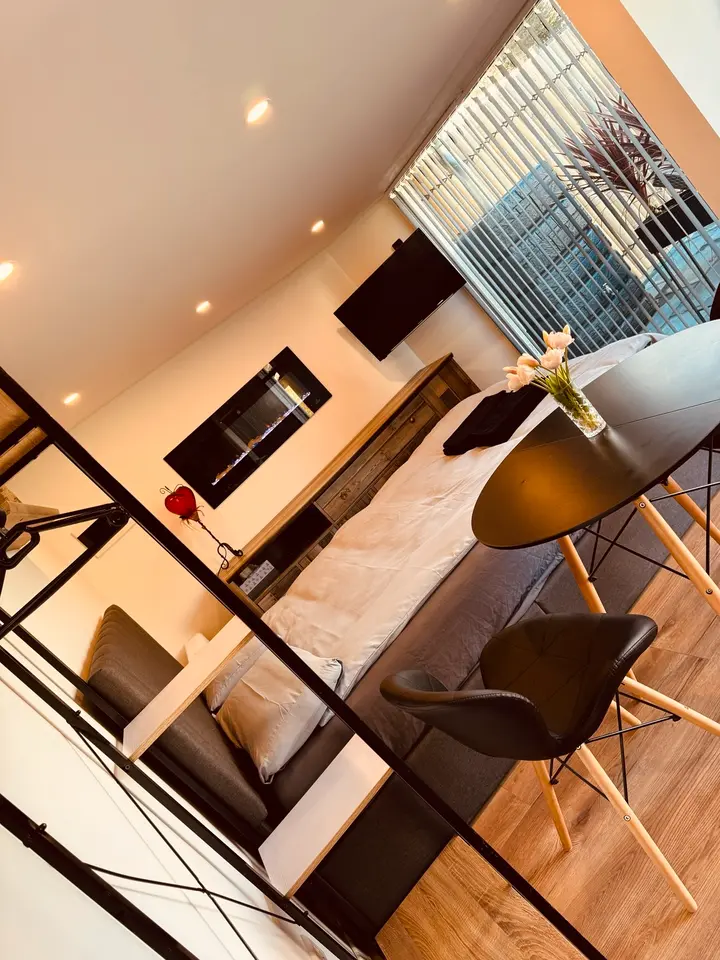 1 Zimmer Haus mit 30 m² in Saarbrücken – Bild 2