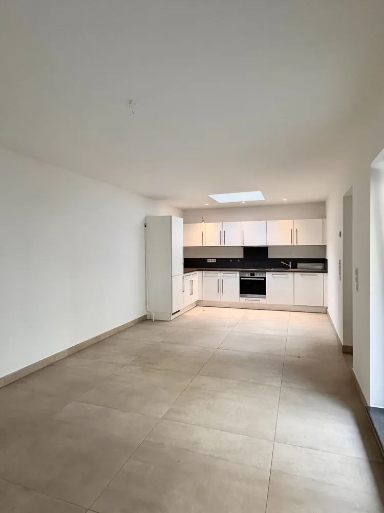 4 Zimmer Wohnung mit 137 m² in Düsseldorf – Bild 3