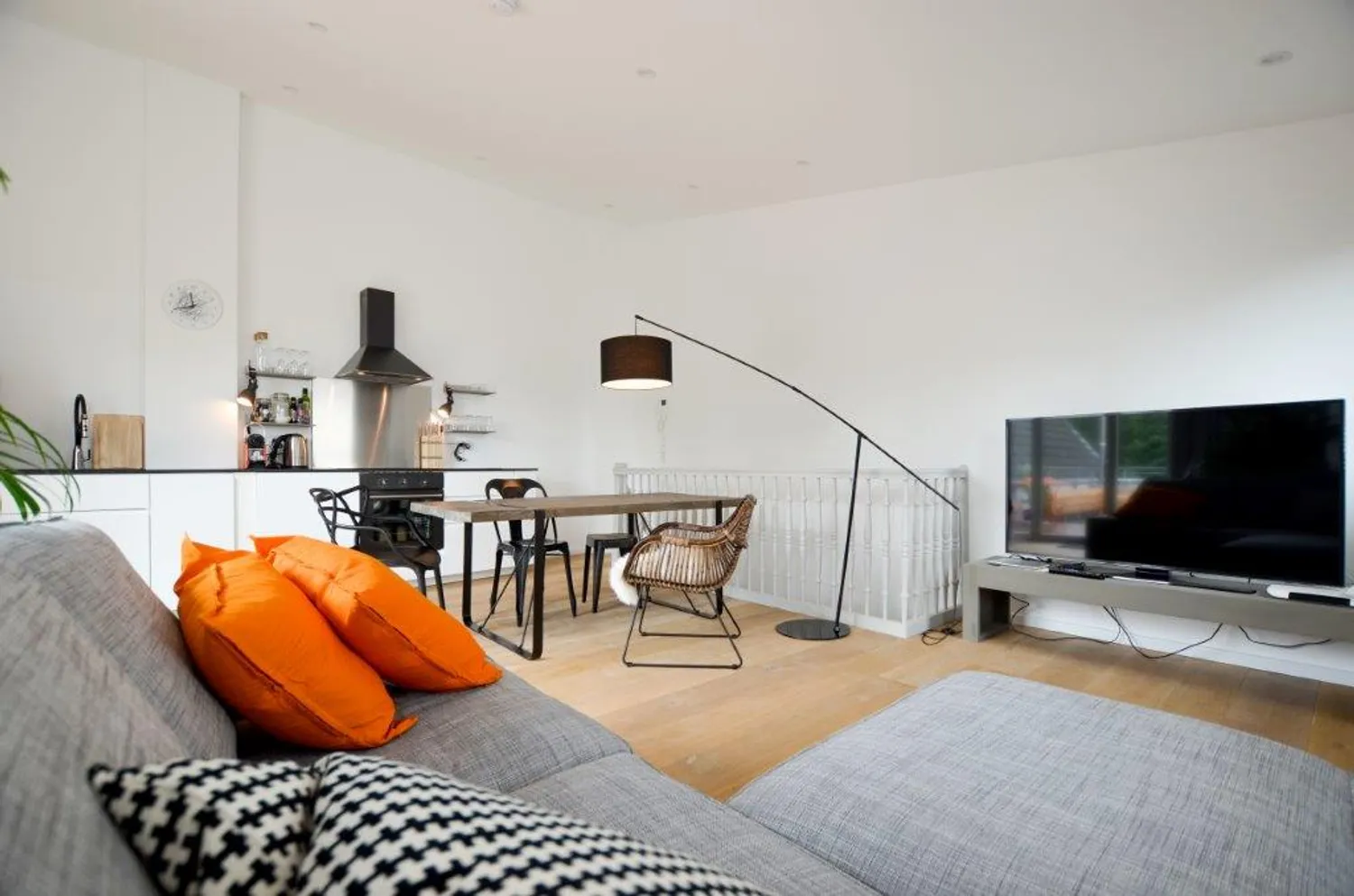 4 room apartment with 90 m² in Bonn – Photo 1