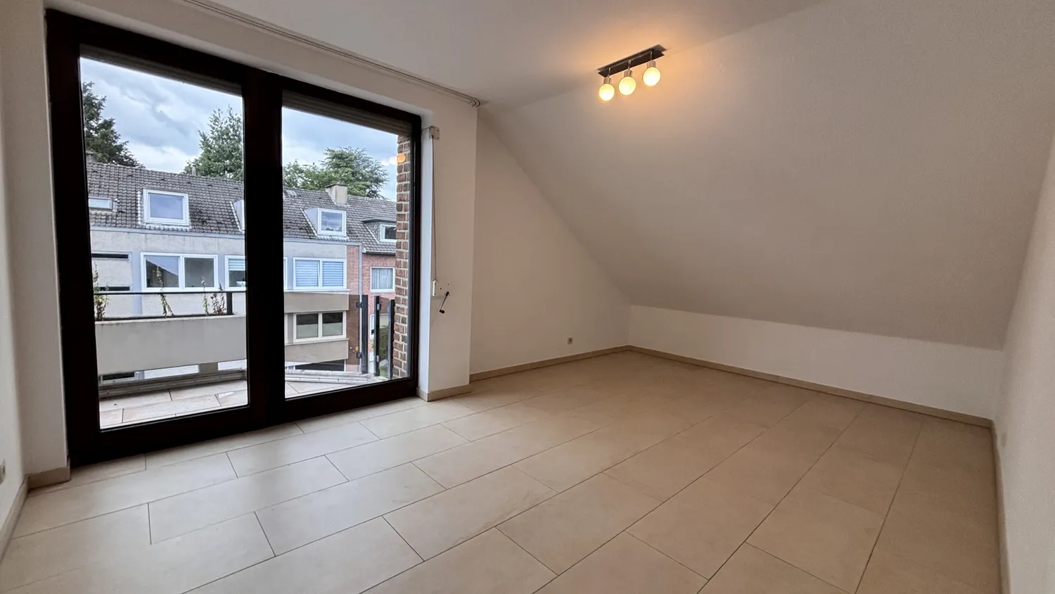 4 Zimmer Wohnung mit 138 m² in Düsseldorf – Bild 6