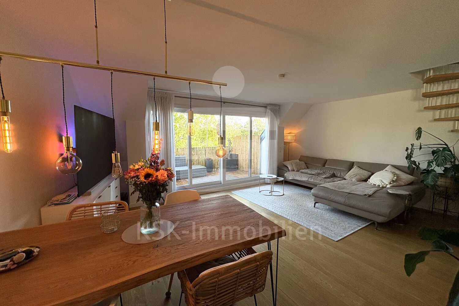 3 Zimmer Wohnung mit 94 m² in Bergisch Gladbach – Bild 1