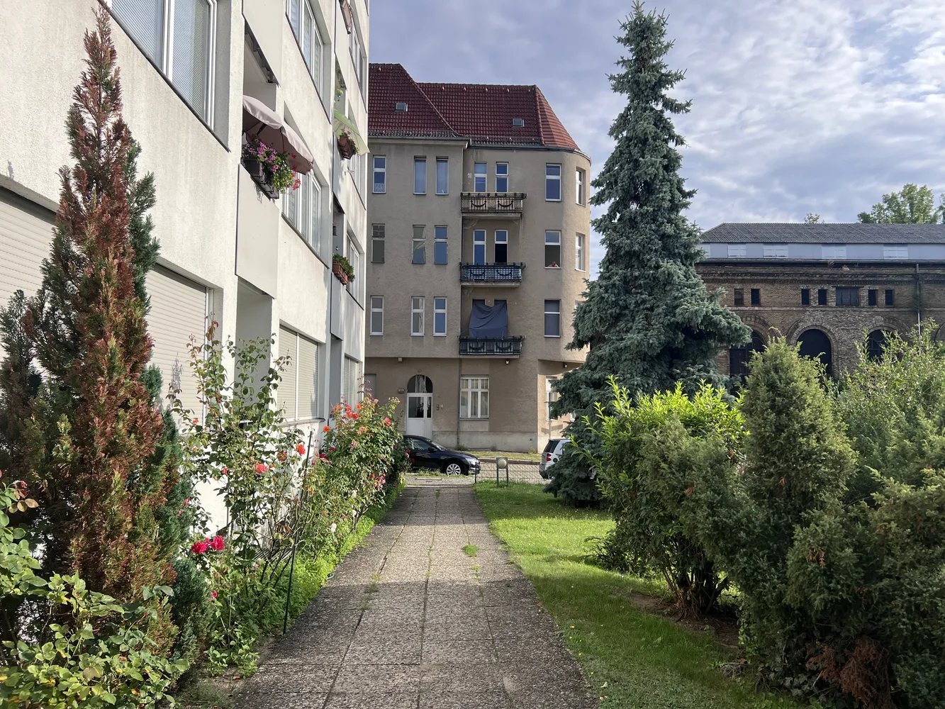 2 room apartment with 85 m² in Berlin – Photo 3