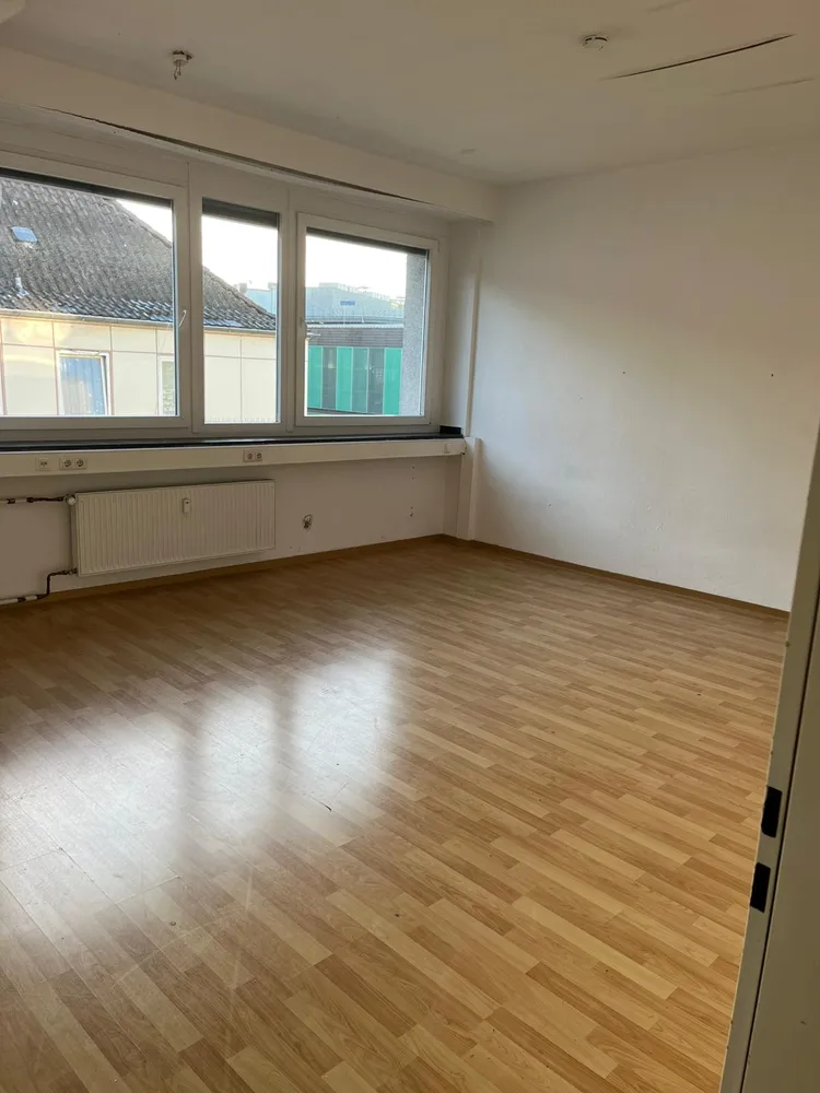 7 Zimmer Wohnung mit 45 m² in Essen – Bild 3