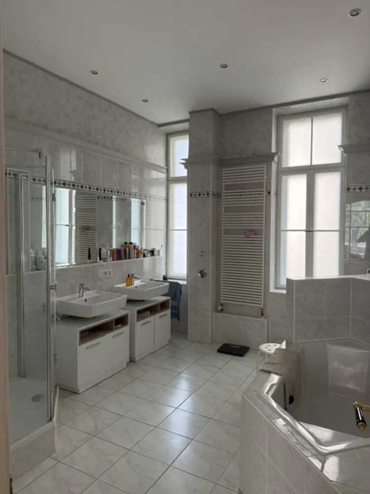 6 Zimmer Wohnung mit 190 m² in München – Bild 10