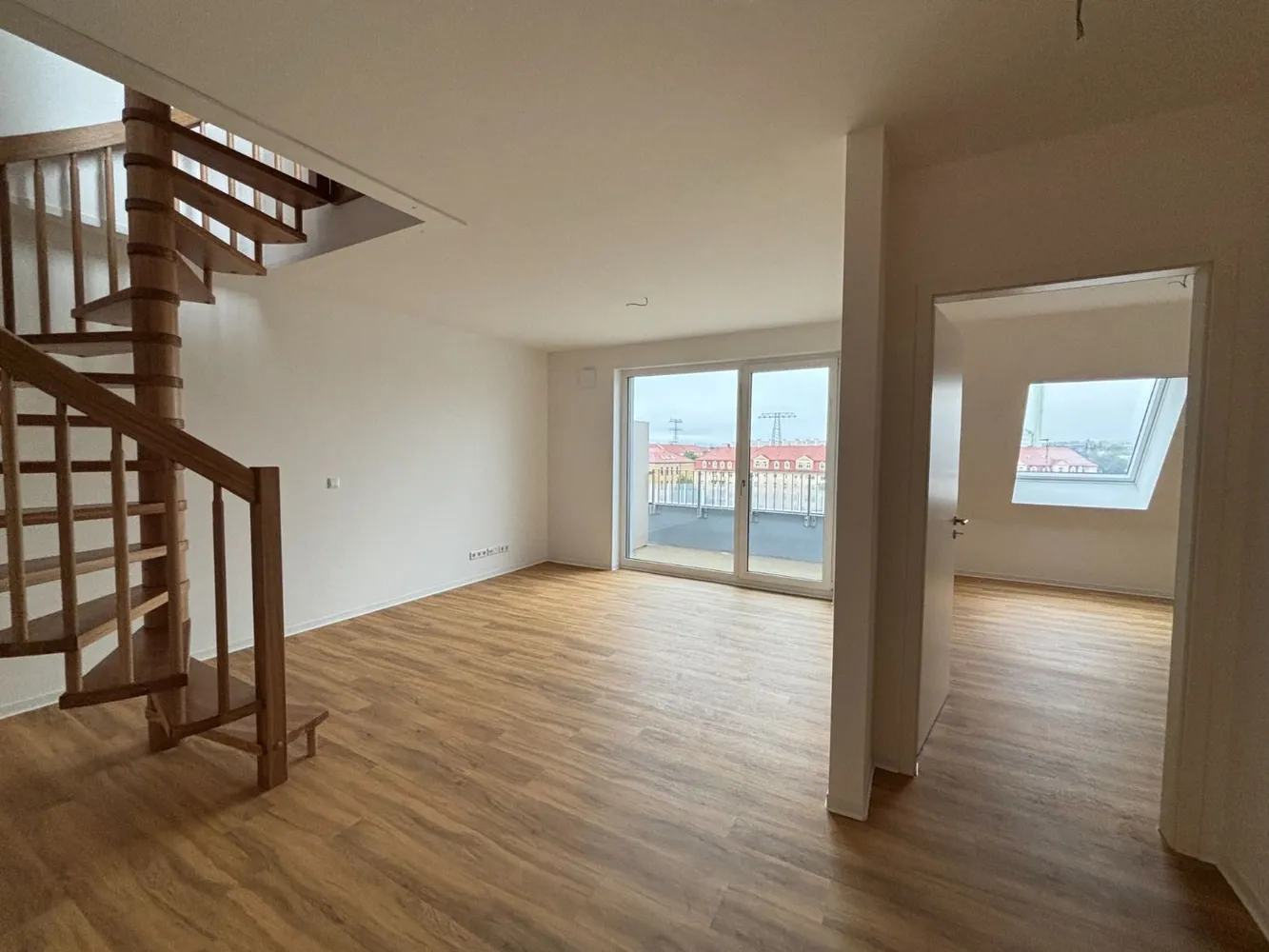 2 Zimmer Wohnung mit 66 m² in Dresden – Bild 2