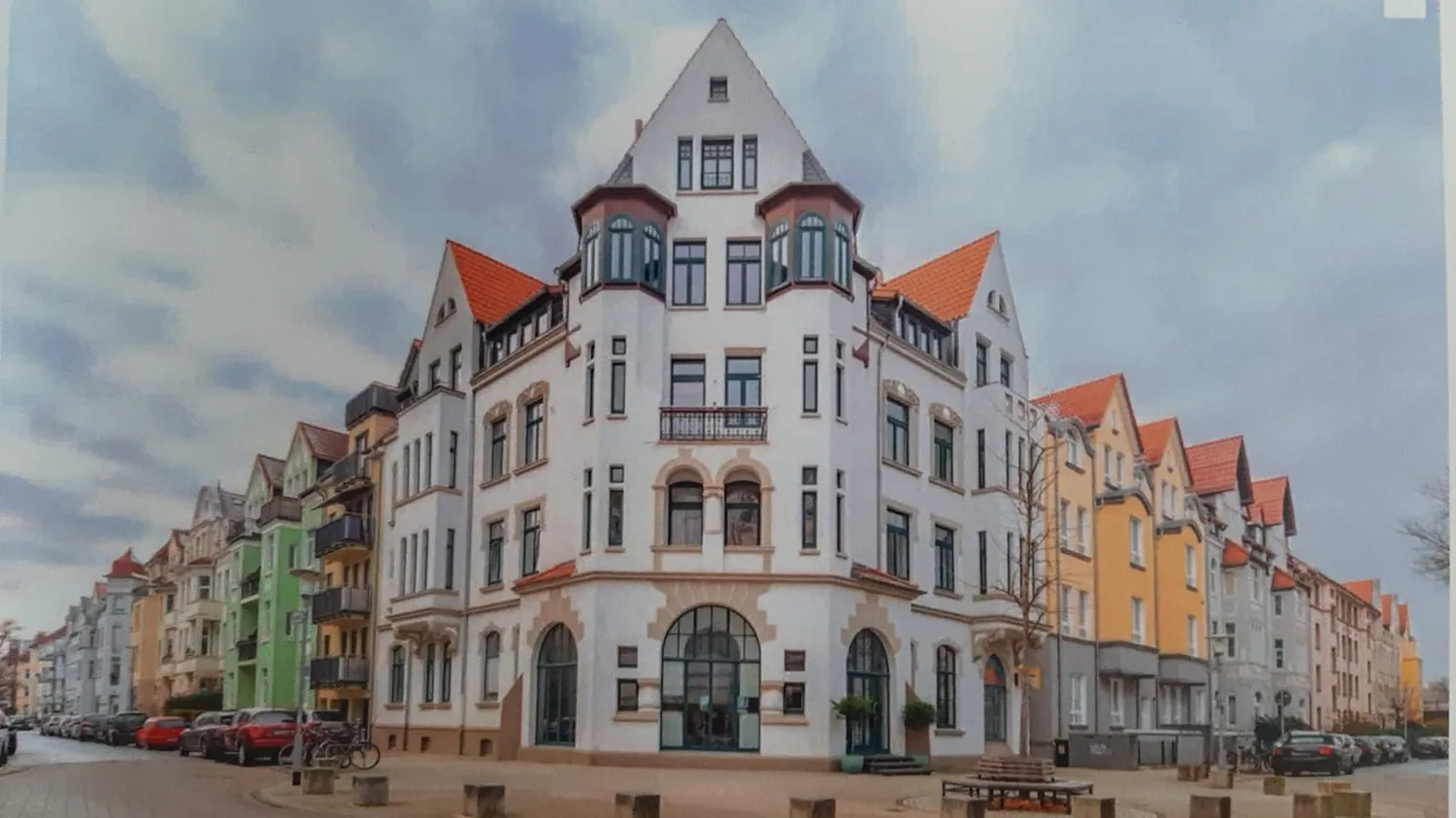 4 Zimmer Wohnung mit 125 m² in Hannover – Bild 1