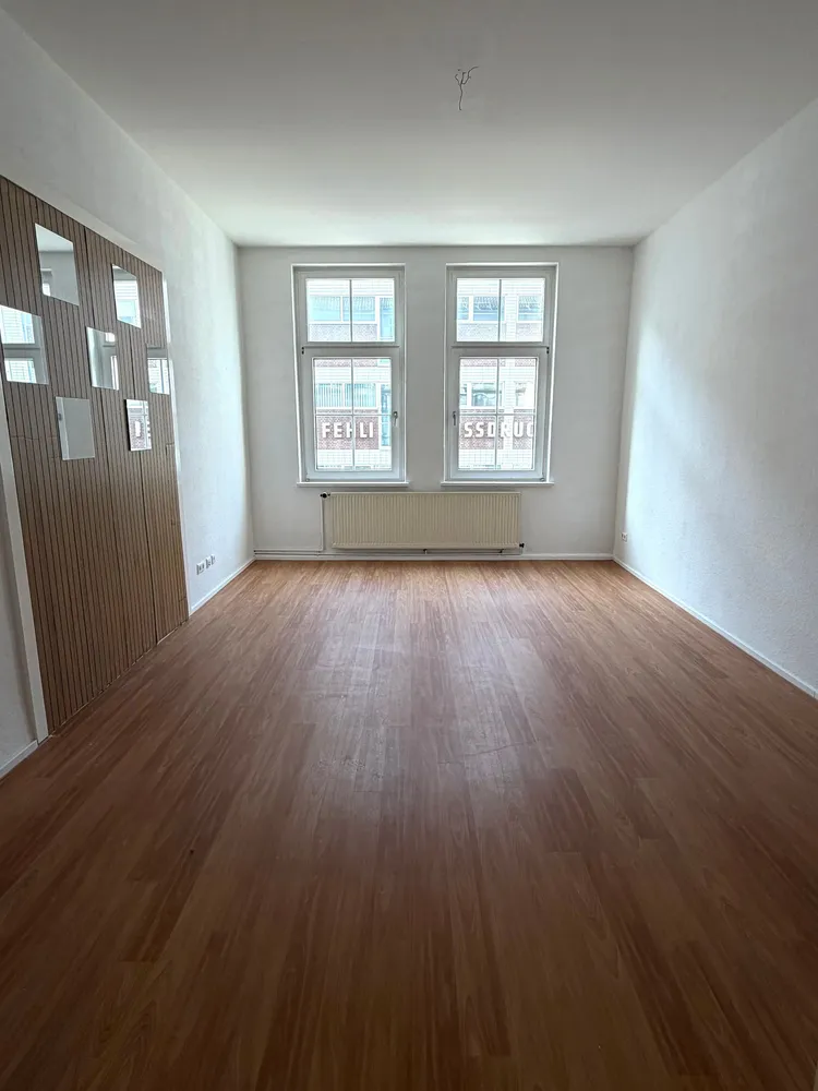 4 Zimmer Wohnung mit 111 m² in Hannover – Bild 2