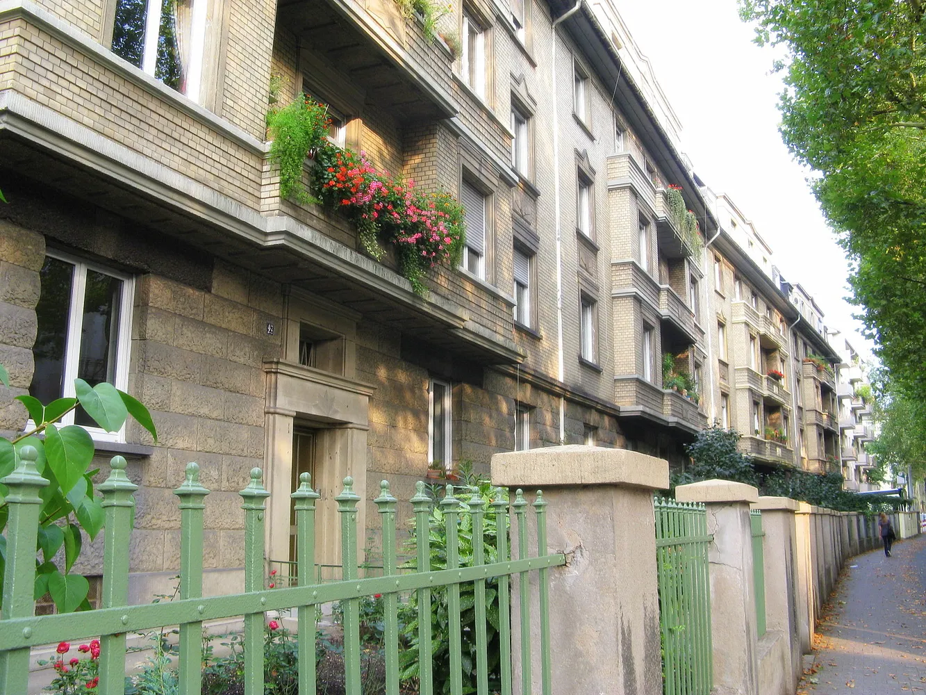 3 Zimmer Wohnung mit 93 m² in Mannheim – Bild 2
