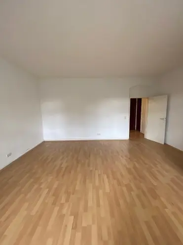 2 Zimmer Wohnung mit 65 m² in Dresden – Bild 2