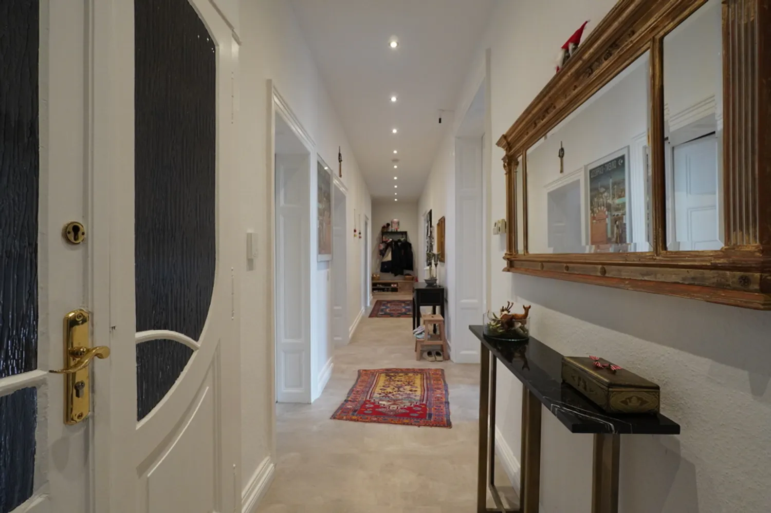 6 Zimmer Wohnung mit 225 m² in Wiesbaden – Bild 3