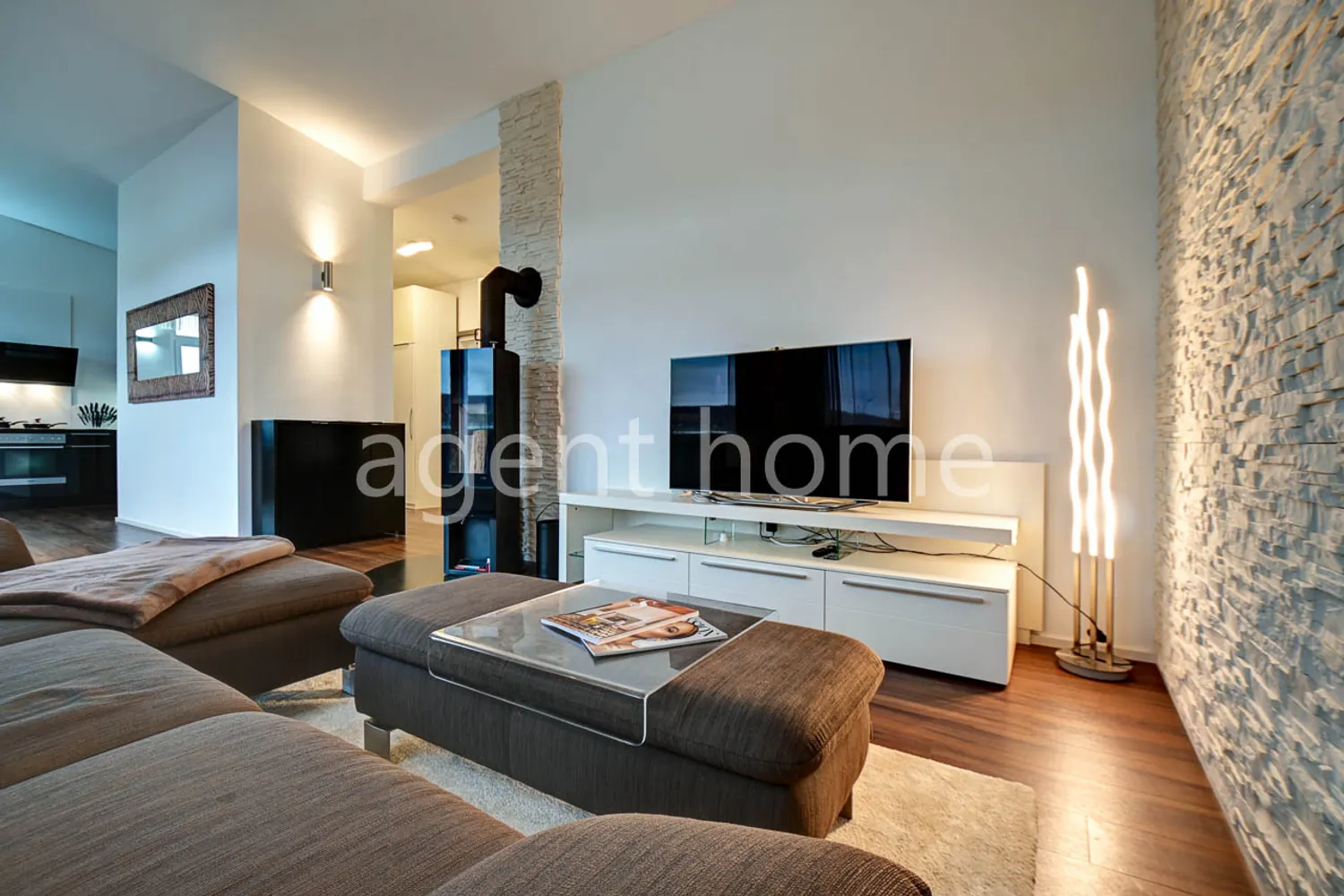3 Zimmer Wohnung mit 105 m² in Stuttgart – Bild 2