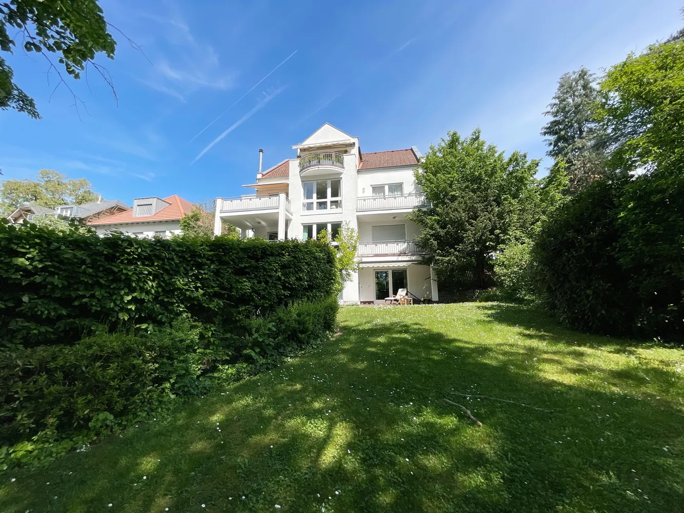 10 Zimmer Wohnung mit 312 m² in Wiesbaden – Bild 1