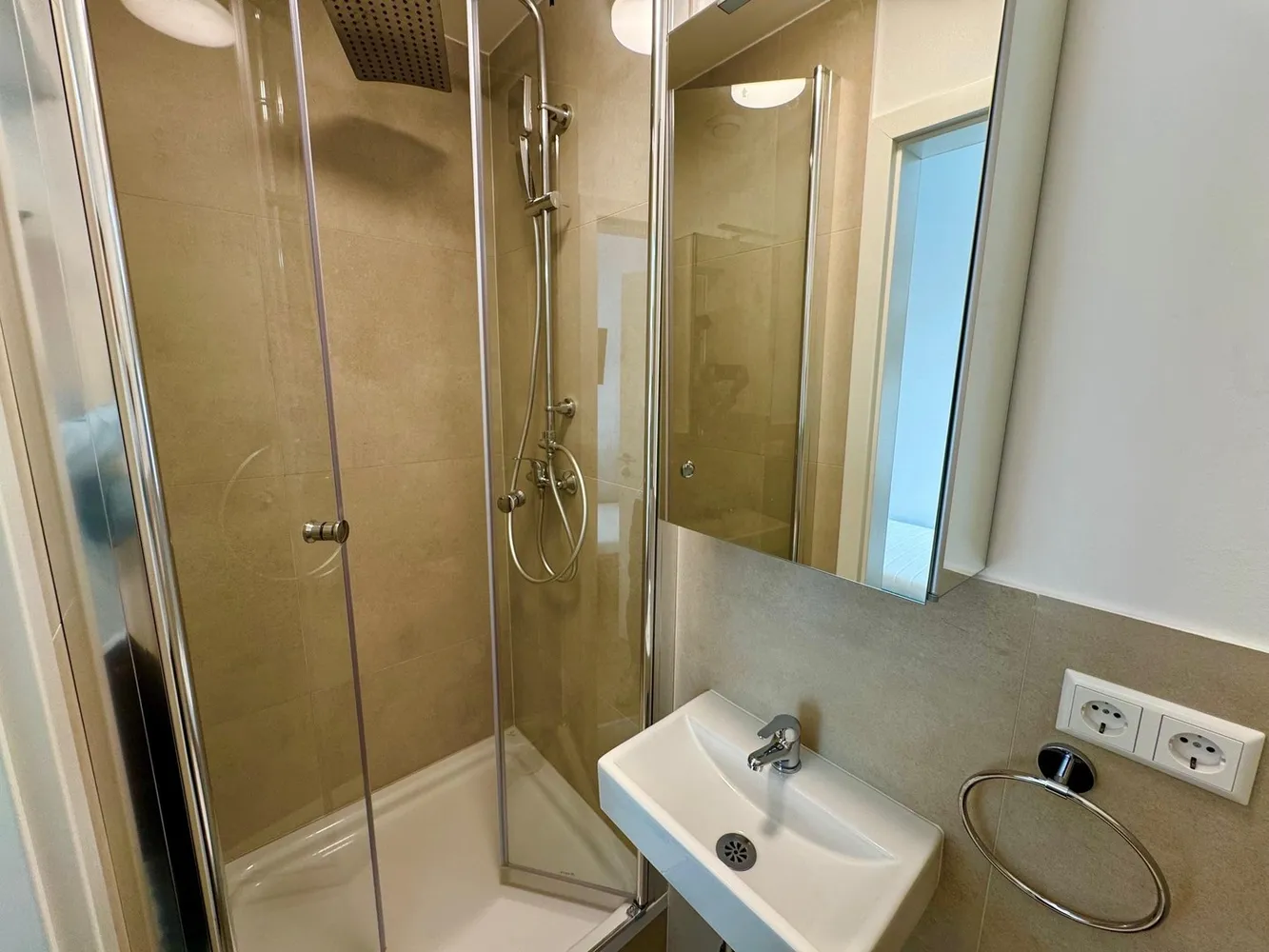 1 Zimmer Wohnung mit 12 m² in Karlsruhe – Bild 8