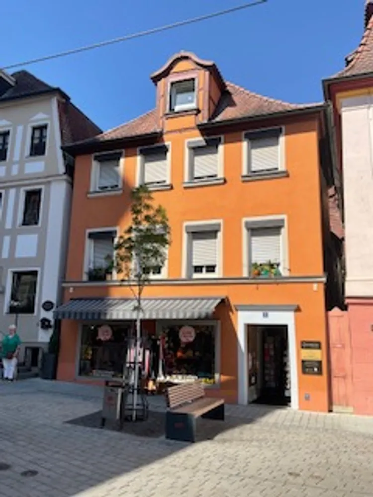 5 Zimmer Wohnung mit 120 m² in Schwabach – Bild 1
