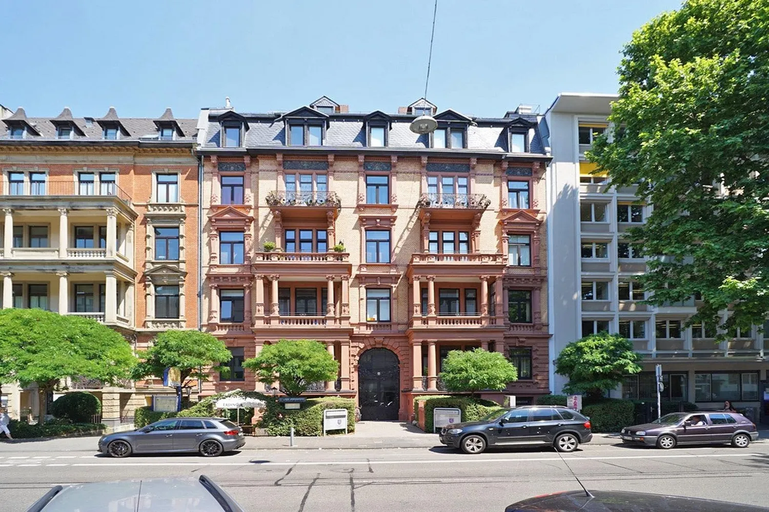 4 room apartment with 140 m² in Wiesbaden – Photo 1