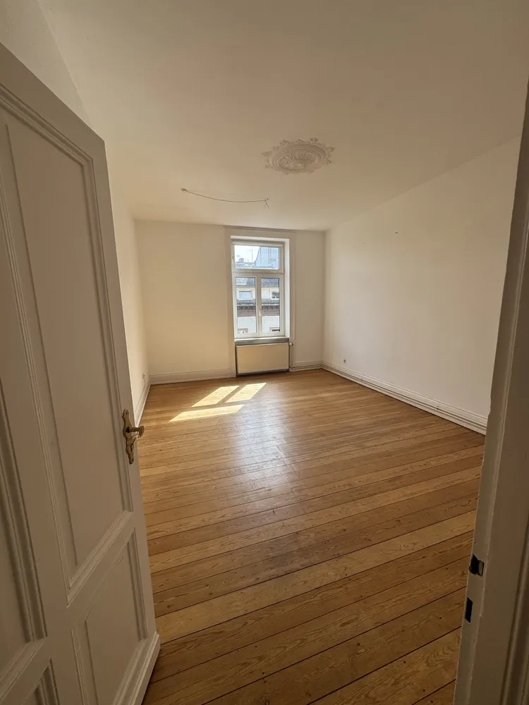 2 Zimmer Wohnung mit 60 m² in Wiesbaden – Bild 2
