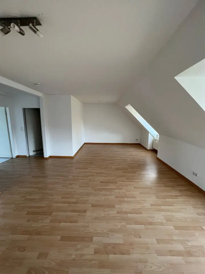 2 Zimmer Wohnung mit 75 m² in Kiel – Bild 2
