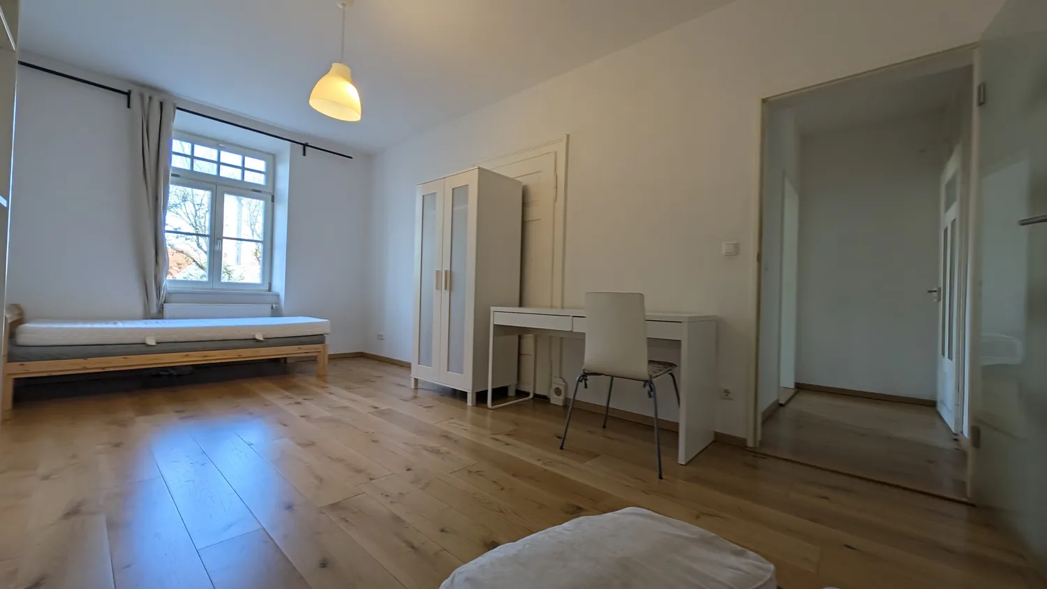 6 Zimmer Wohnung mit 145 m² in München – Bild 3