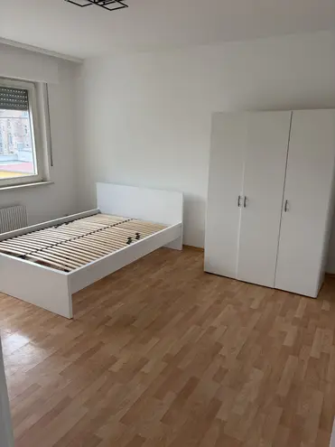 4 Zimmer Wohnung mit 98 m² in Karlsruhe – Bild 1