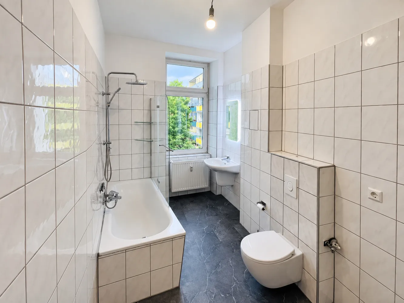 3 Zimmer Wohnung mit 95 m² in Halle (Saale) – Bild 1