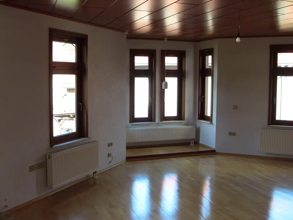 4 Zimmer Wohnung mit 102 m² in Schmalkalden – Bild 1