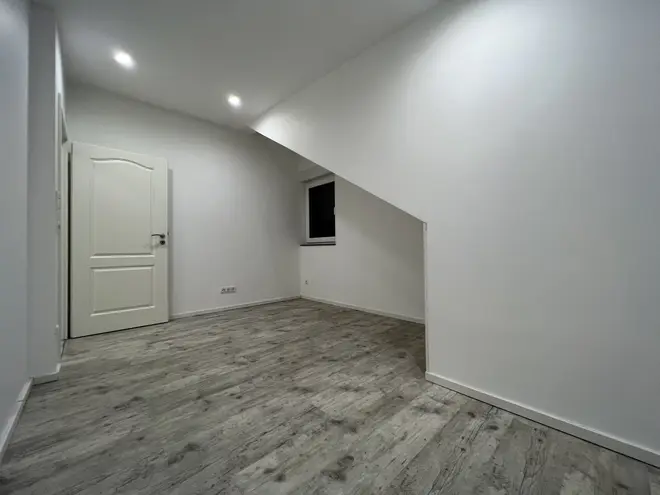 4 Zimmer Wohnung mit 135 m² in Neuss – Bild 3