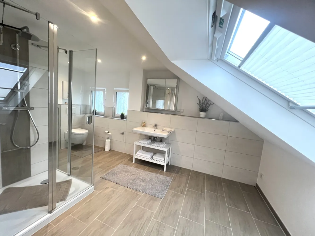 2 Zimmer Wohnung mit 82 m² in Duisburg – Bild 6