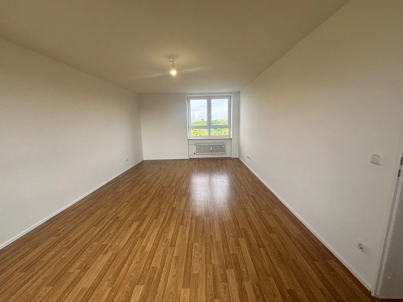 4 Zimmer Wohnung mit 96 m² in München – Bild 3