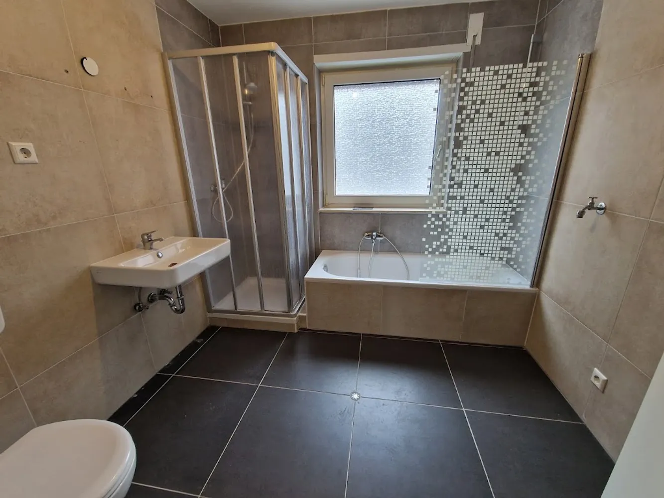 4 Zimmer Wohnung mit 107 m² in Saarbrücken – Bild 5
