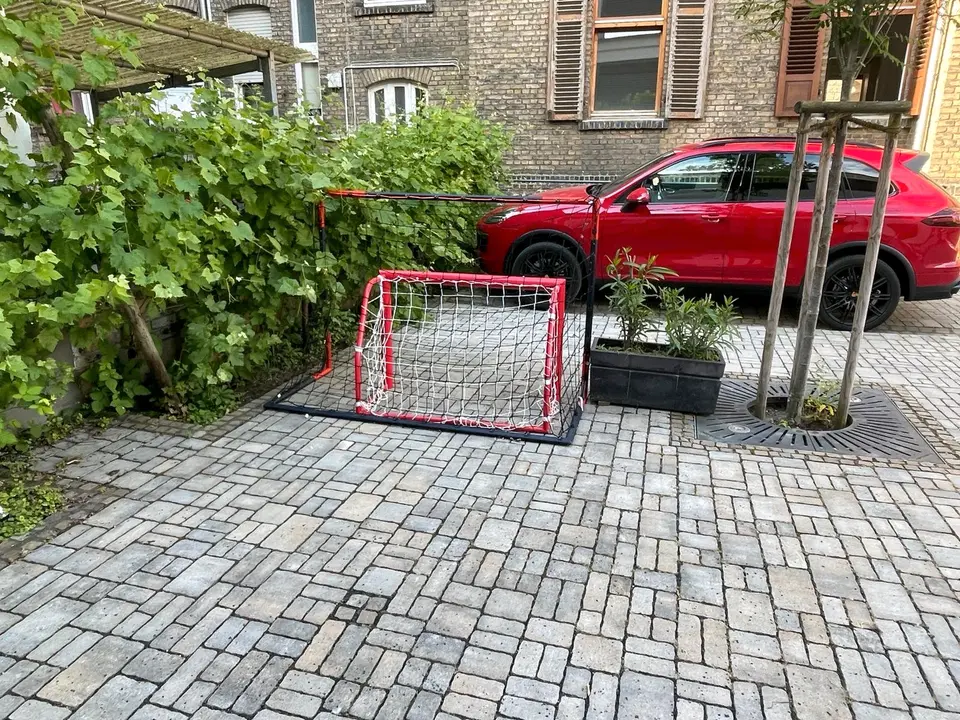4 Zimmer Wohnung mit 100 m² in Wiesbaden – Bild 4