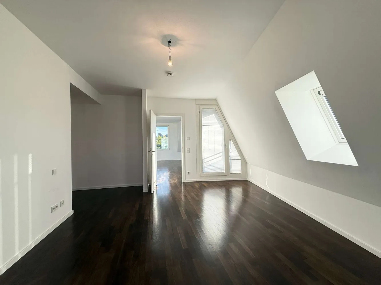 6 Zimmer Wohnung mit 167 m² in München – Bild 10