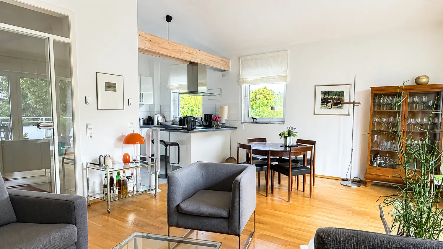 3 Zimmer Wohnung mit 82 m² in Düsseldorf – Bild 2